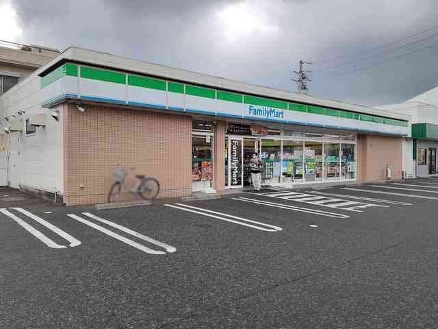 コーポラス誉の周辺|ファミリーマート　赤童子店まで420m