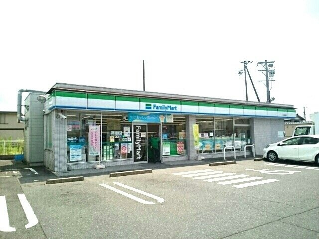 コンセルヴェ十六田の周辺|ファミリーマート　江南高屋店まで400m