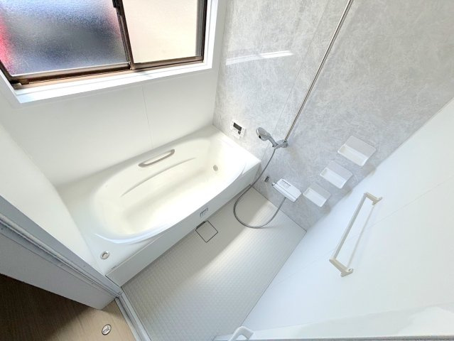 宇品西貸家の浴室