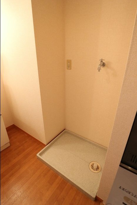 セレニティーホームズＢの寝室|落ち着いた色調の寝室です