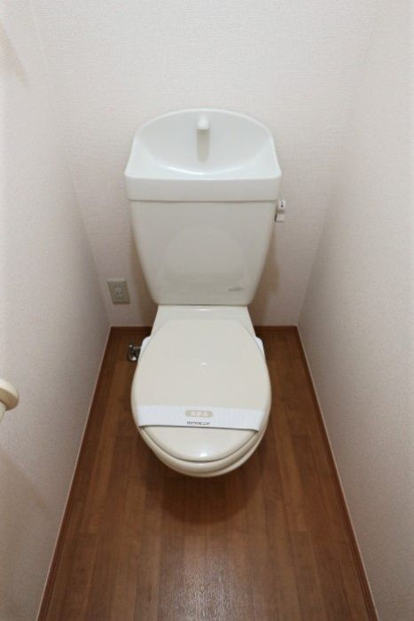 セレニティーホームズＢのトイレ|コンパクトで使いやすいトイレです