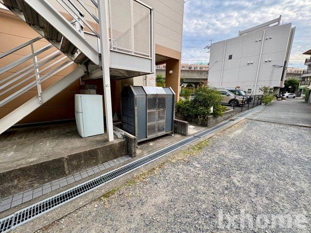 竹橋町マンションのエントランス