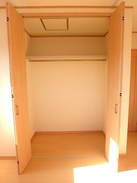 柏市東柏1丁目戸建住宅の収納|小物を収納するのに便利です
