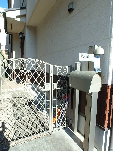 柏市東柏1丁目戸建住宅のエントランス|建物の内部です