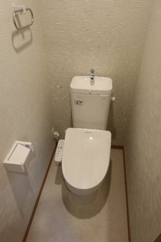 【トイレ】 | Ｌａ　Ｐｏｒｔｅｅ | キレイな個室空間です