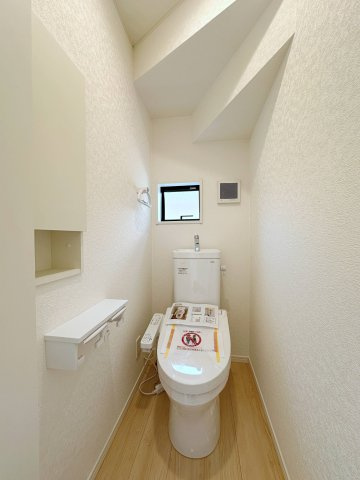 ●焼山政畝1丁目のトイレ|収納棚付き1階ウォシュレットトイレ☆
1階、2階にウォシュレットトイレがついています♪