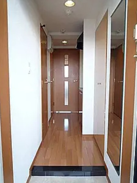 ガラ・ステージ市ヶ谷弐番館の玄関