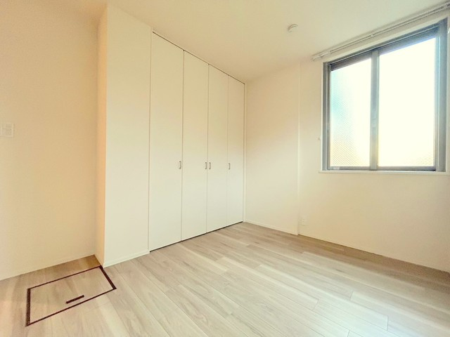 ＩＯの寝室|※別部屋参考写真
