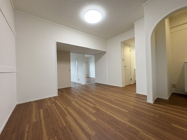 ロイヤルハイツ藤田の居間・リビング