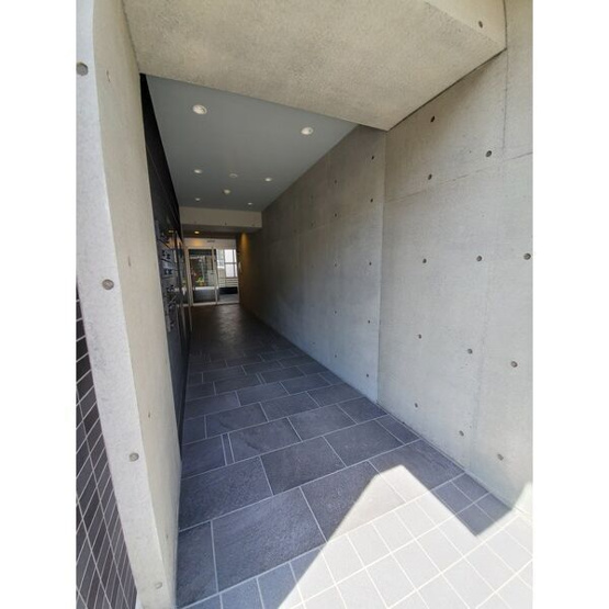 【エントランス】 | G+HONMACHI