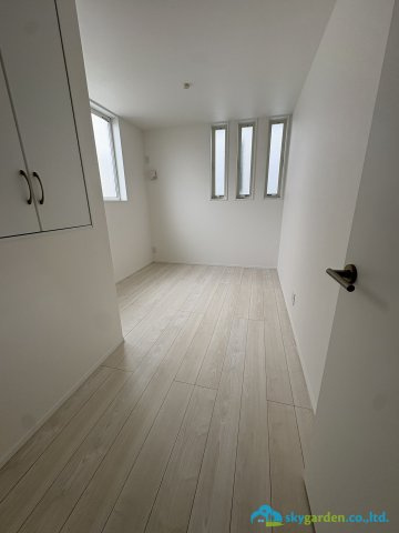 茅ヶ崎市十間坂２丁目　新築戸建　２号棟の洋室|個人の部屋や寝室として使える洋室です