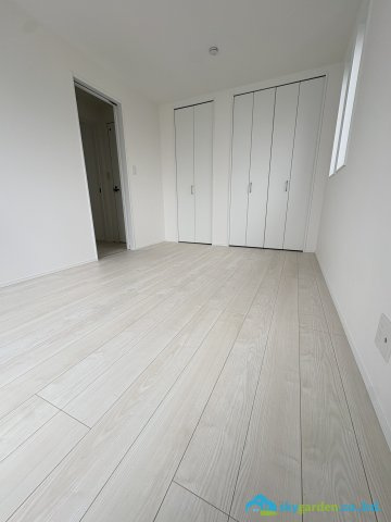 茅ヶ崎市十間坂２丁目　新築戸建　２号棟の寝室|ゆとりの広さです