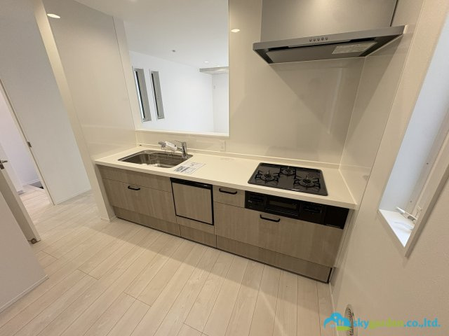 茅ヶ崎市十間坂２丁目　新築戸建　２号棟のキッチン|キッチンでお料理をお楽しみください