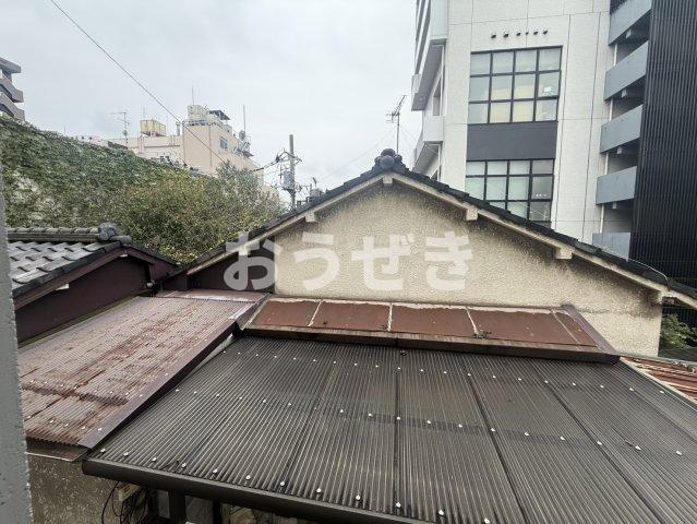 ラフォート上野根岸の外観