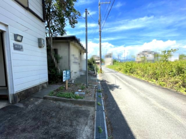 高島市安曇川町下小川中古戸建の前面道路含む現地写真