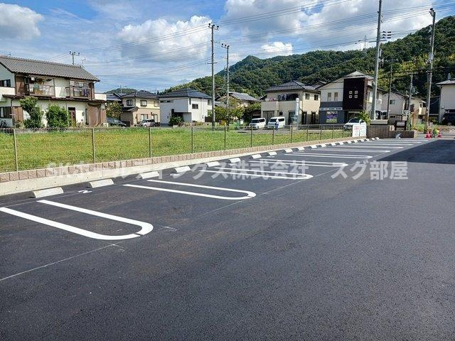 サクラーレの駐車場