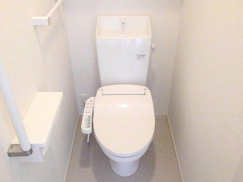 エレガント　ネオ　Ⅳのトイレ|ゆったりとした空間のトイレです