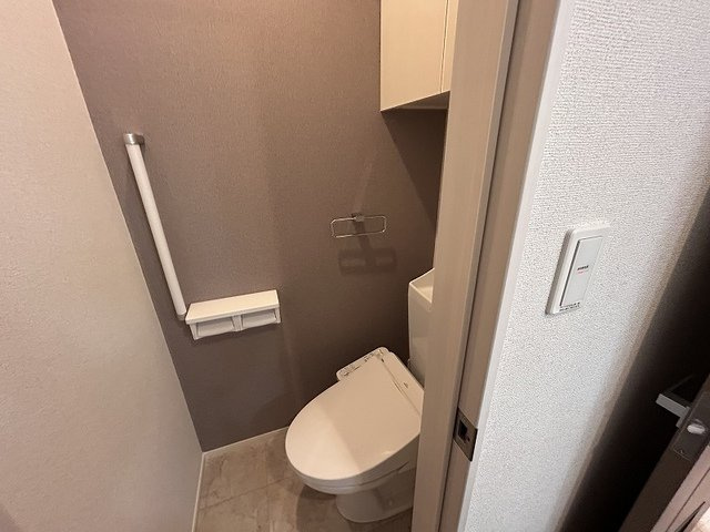 ラクラス唐津　Ⅱのトイレ|ゆったりとした空間のトイレです