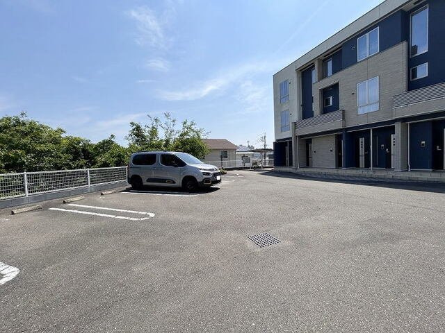 ドゥ　ボヌールの駐車場|駐車場があるので、車を買う予定の方も安心です