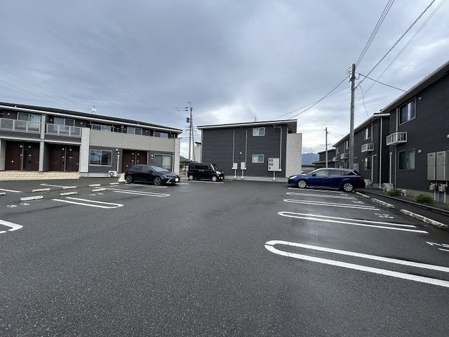 ピンズ唐津Ⅳの駐車場|駐車場があるので、車を買う予定の方も安心です