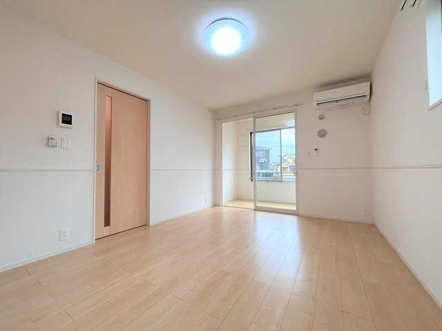 ピンズ唐津Ⅳの居間・リビング|居間です