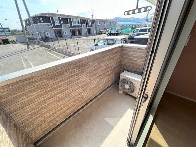 アミール立川　Ａのバルコニー|外からの目が気にならないバルコニーで洗濯物が干せます