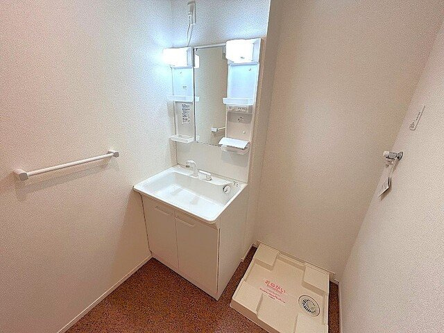 アミール立川　Ａの洗面所|スペースが確保できる洗面所です