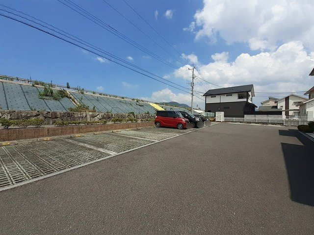 パインブライトⅡＢの駐車場|駐車場に車を止められます