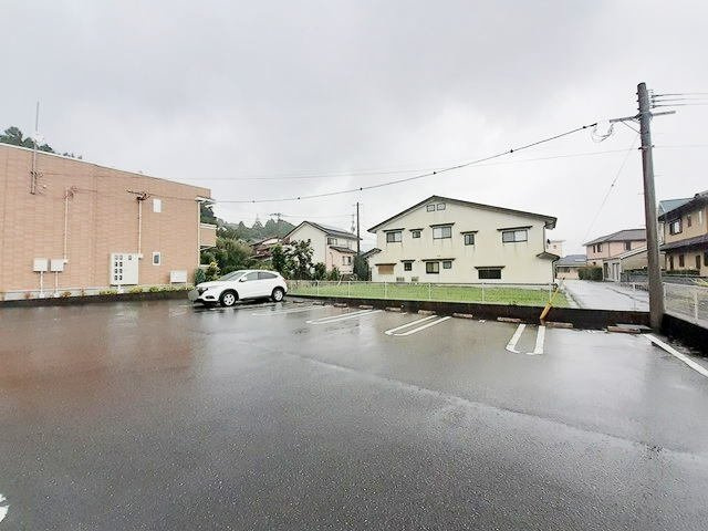 エンジェルスマイリーの駐車場|カースペースがあります
