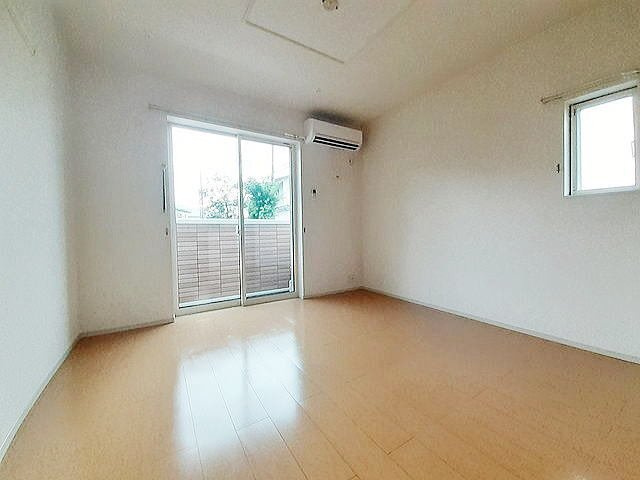 エンジェルスマイリーの内装|明るい室内です