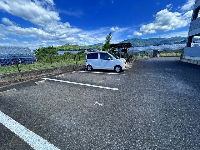 サンパティオの駐車場|駐車場に車を止められます