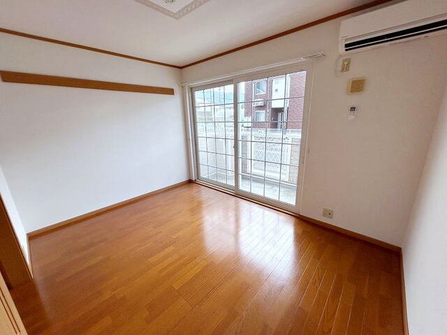 ポライトリーＮＯＺＯＭＩ　Ｂの内装|明るい色調の室内です