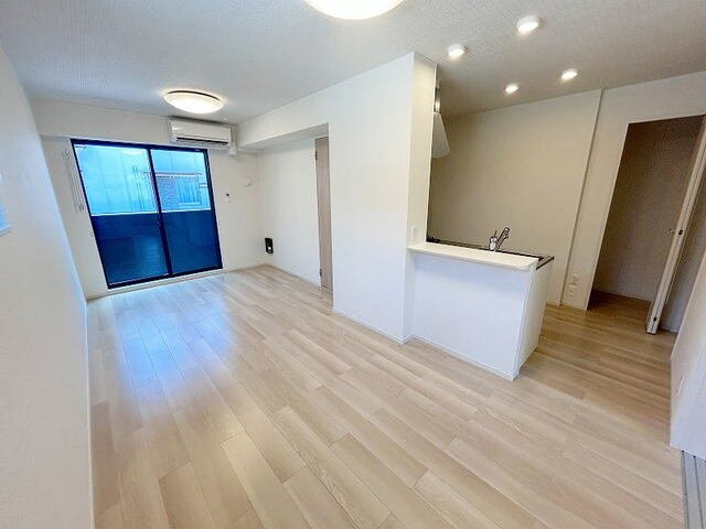 リシェス　Ｅの居間・リビング|ゆったりとした居間です