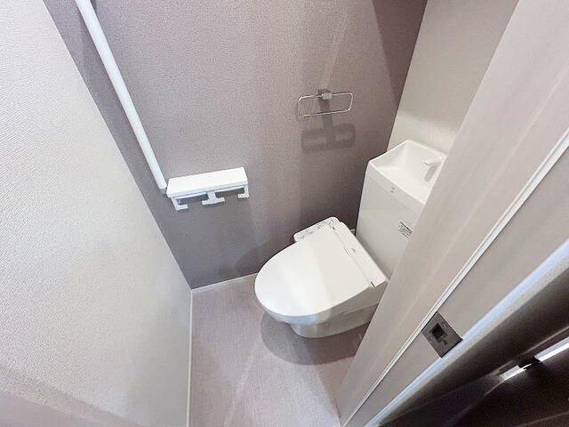 リシェス　Ｅのトイレ|清潔感のあるトイレです