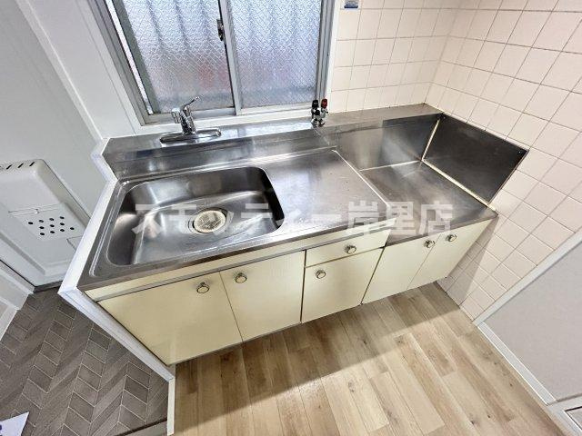 リアライズ玉出のキッチン