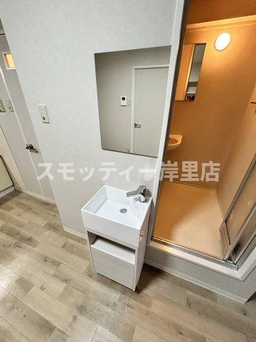 リアライズ玉出の独立洗面台
