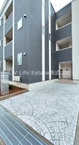 ヴィラ　アルブル　　　旧）東大泉６丁目マンション新築工事のエントランス