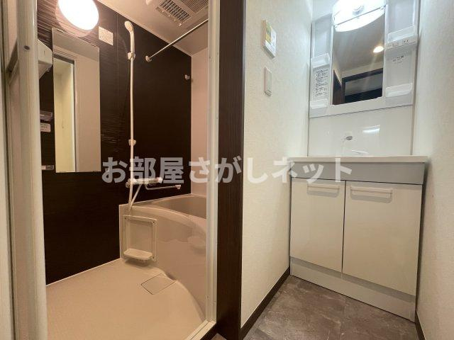 ログライフ東六郷の独立洗面台