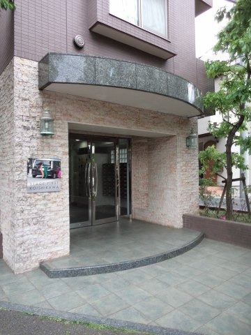 ステージファースト小石川のエントランス