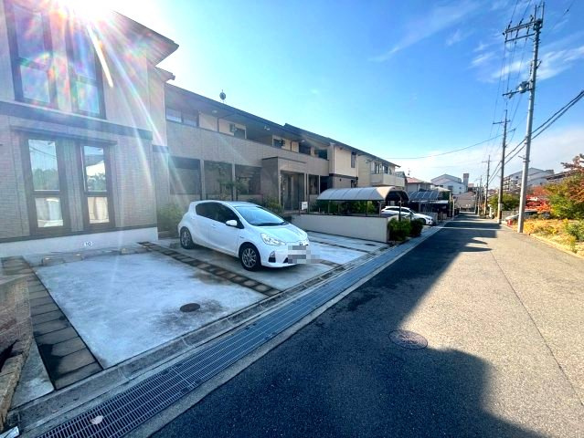 レスペランス向陽台の駐車場