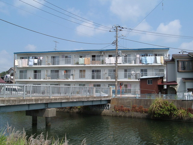 サンハイツ六浦の外観