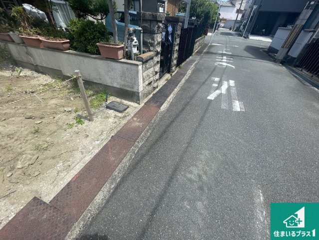 摂津市新在家　第2期　新築一戸建ての前面道路含む現地写真|周辺は落ち着いた街並みの住宅地！子育てがしやすい住環境です！まだ未完成ですが、現地でしかわからない事もございます。是非一度ご覧ください。