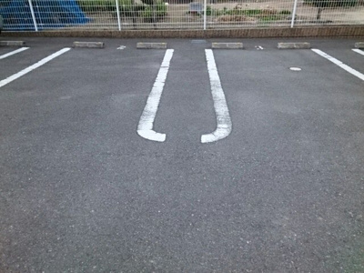 【駐車場】 | ヴェリタ　クオーレ | 駐車場があるので、車を買う予定の方も安心です