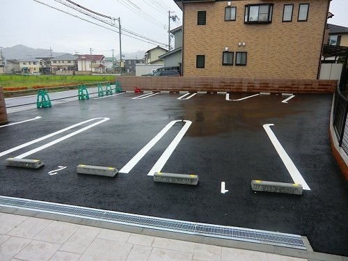 【駐車場】 | エンジェル　コート | 車をお持ちの方に嬉しい駐車場付きの物件です