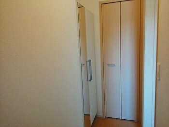 【玄関】 | フェリーチェ | 収納もある玄関です