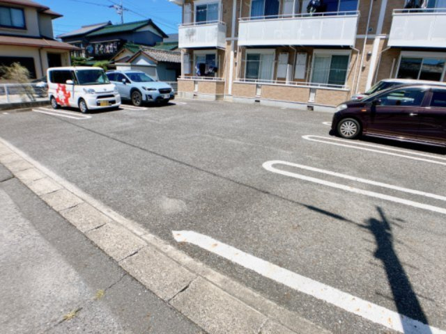 サンリットの駐車場