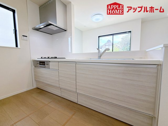 ハートフルタウン さいたま市北区奈良町42番のキッチン|見栄えもよくお手入れもスムーズに出来ます。豊富な収納力もございますので、キッチンスペースをスッキリとお使い頂けそうです。