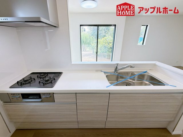 ハートフルタウン さいたま市北区奈良町42番のキッチン|キッチンの収納も充実☆生活の質が向上すること間違いなしの充実設備です。