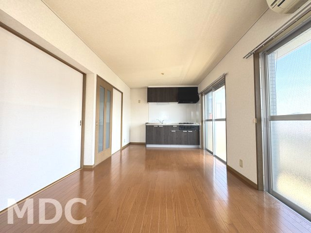 ガーデンヒルズ昭和町Iの居間・リビング
