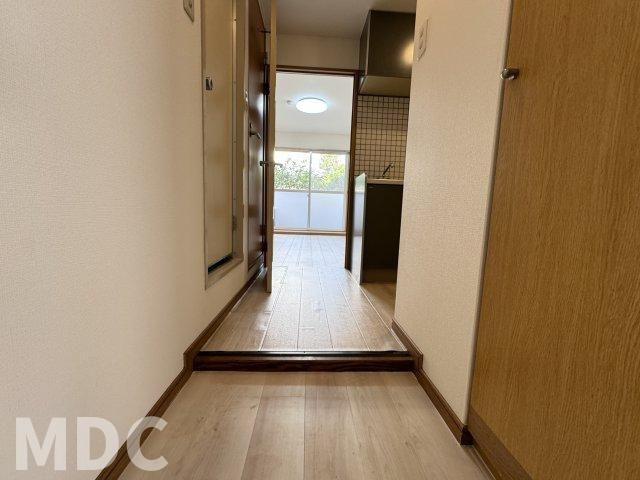 クリスタルハイツⅠの玄関